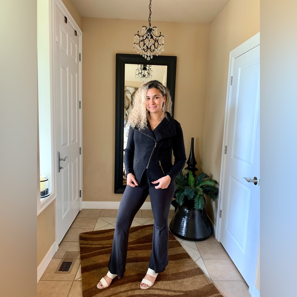 LN HALOGEN STRETCH KNIT MOTO SWEATER JACKET. ASYMMETRICAL ZIPPER DETAIL. DARLING